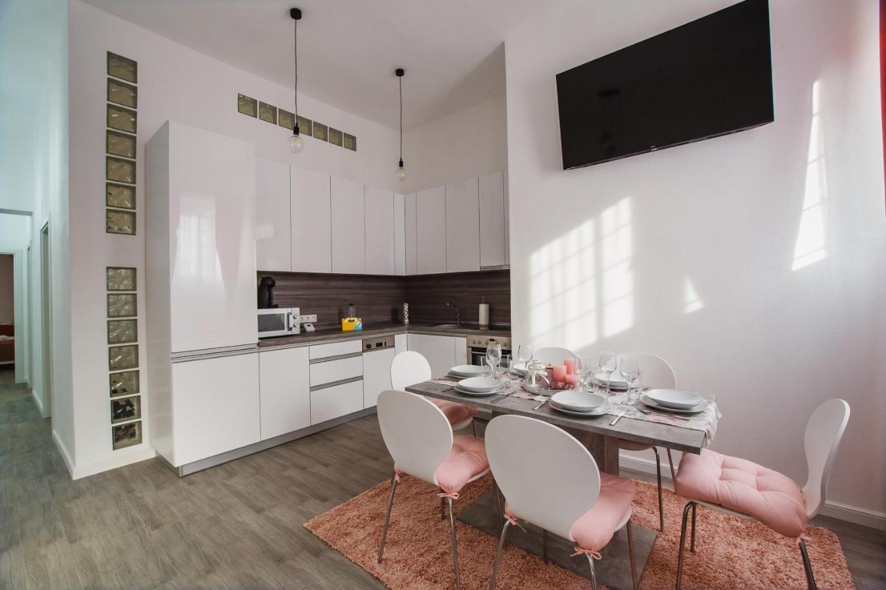 אורדאה Stunning, Newly Renovated Central Apartment מראה חיצוני תמונה