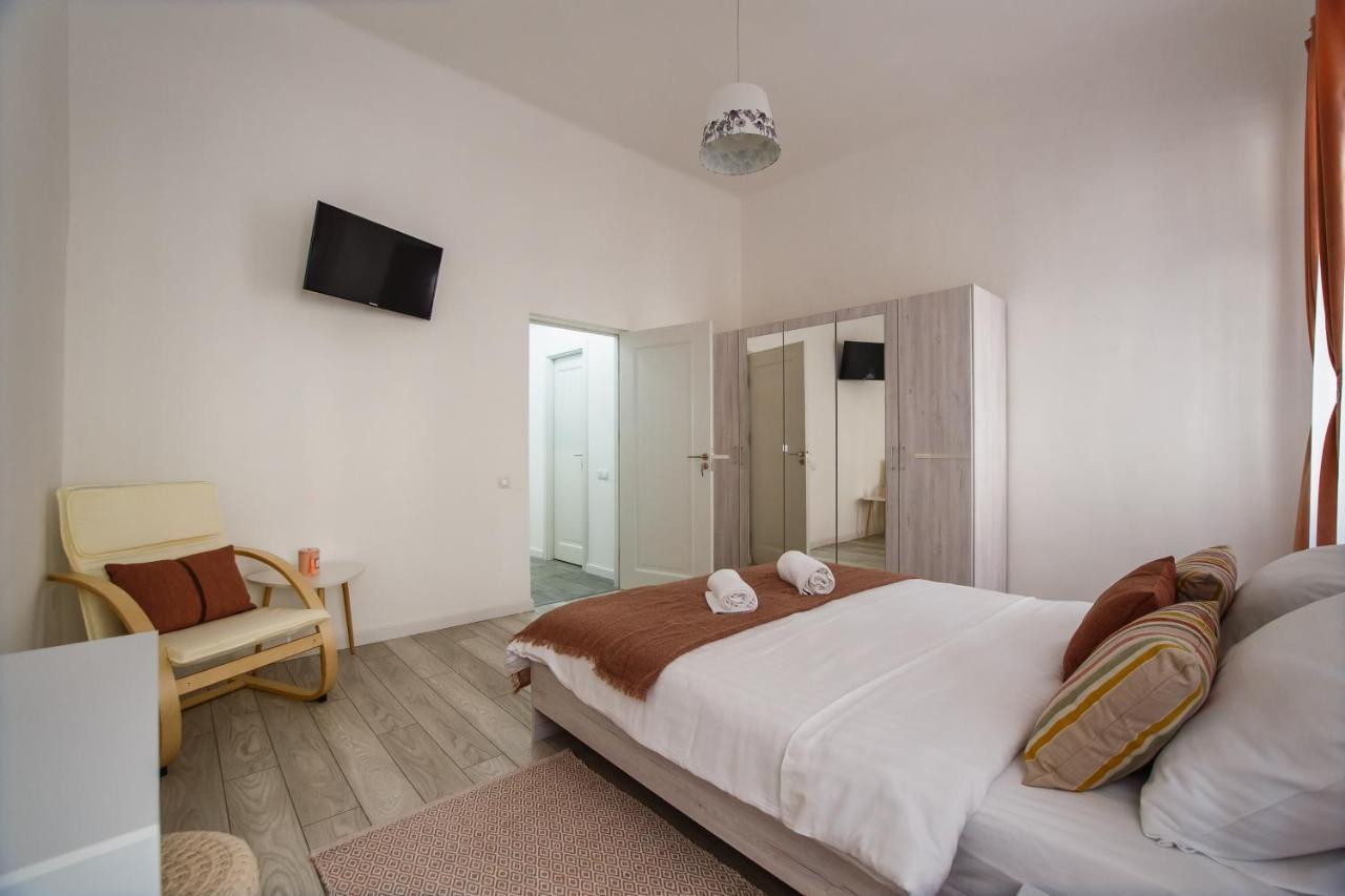 אורדאה Stunning, Newly Renovated Central Apartment מראה חיצוני תמונה